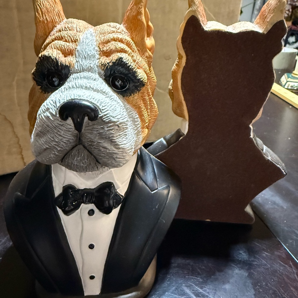 2/pair of Silvestri handcrafted boxer bulldog Tuxedo Butler Resin bookend 7”T - Picture 4 of 8